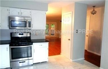 Building Photo - 6360 Tisbury Dr