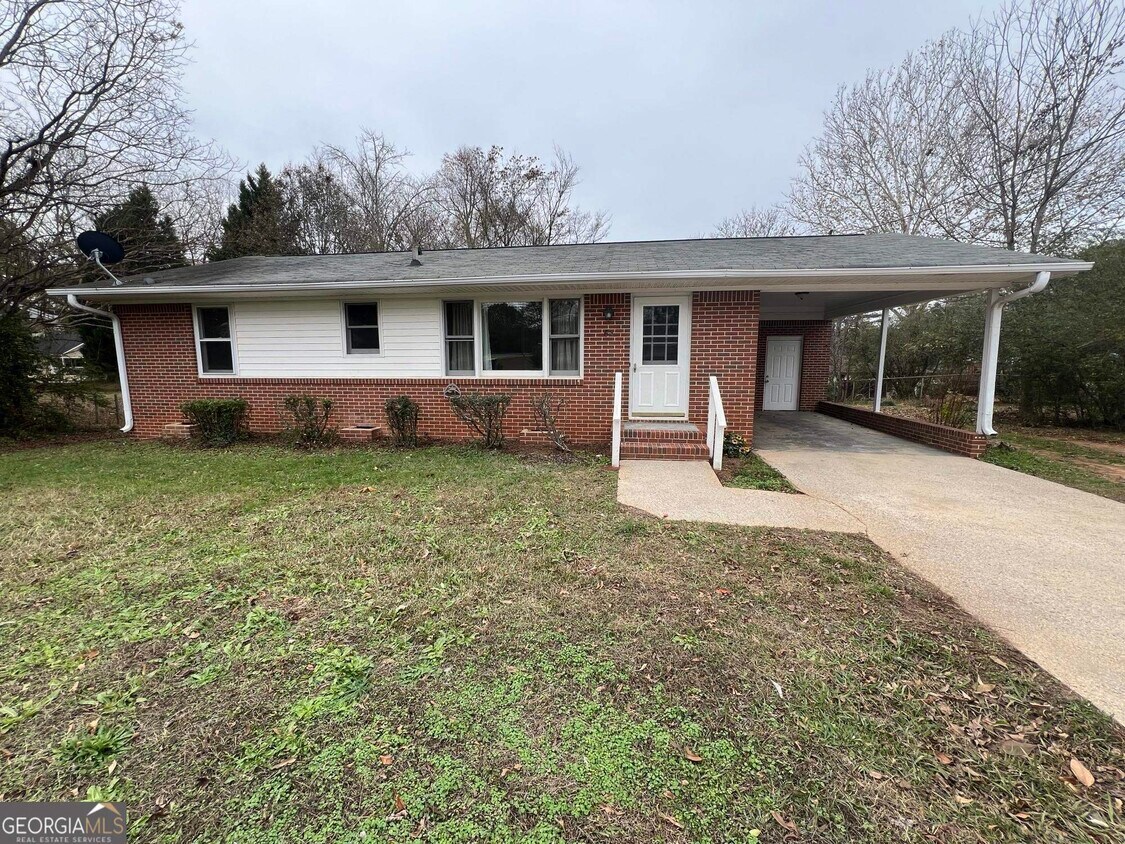 Primary Photo - 65 Sprayberry Rd