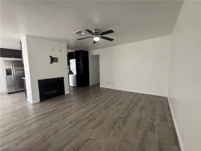 Building Photo - 6208 Ilanos Ln
