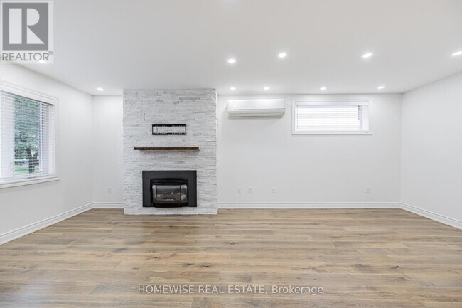 Building Photo - 86 Fairleigh Crescent