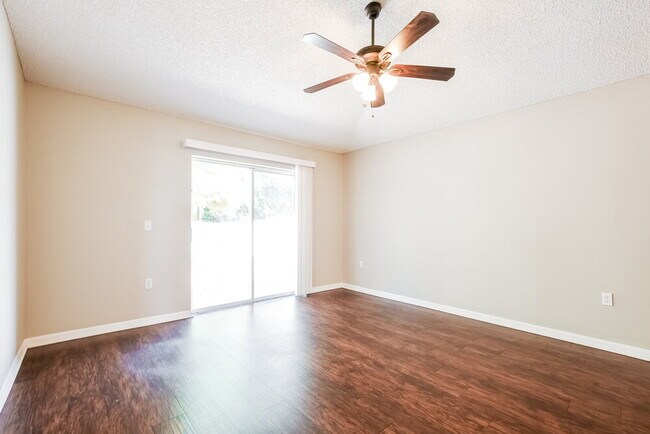 Foto del edificio - 3837 Cinnamon Fern Loop