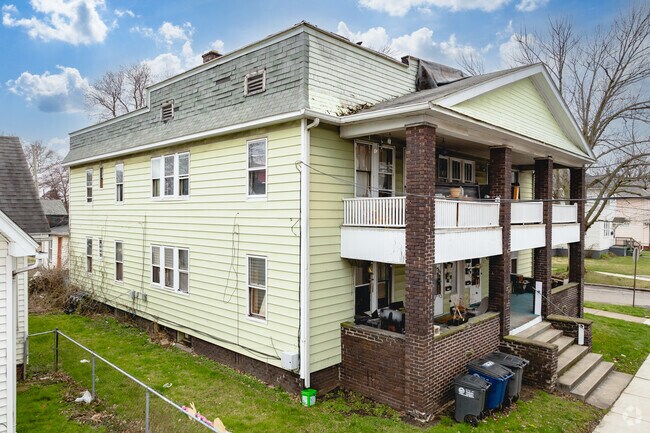 Building Photo - 1202-8 Nevada St