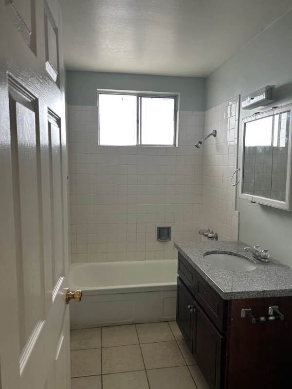 Building Photo - 841 N Orange St