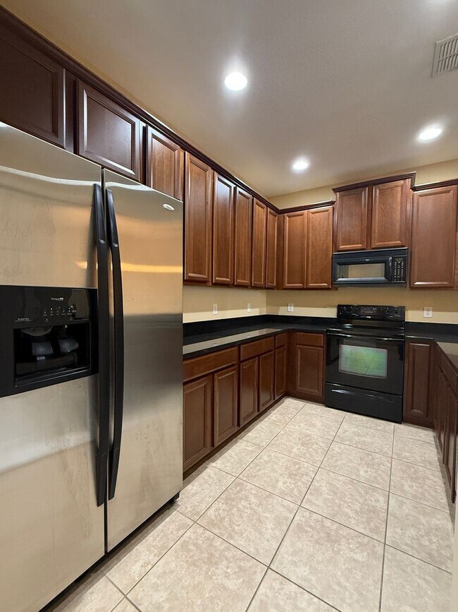 Foto del edificio - 3/2.5 townhome in Sanford! AVAILABLE MARCH 16th!
