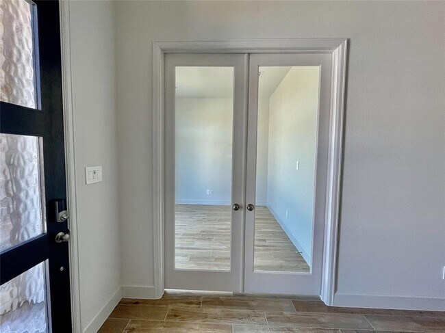 Building Photo - 2711 Tanager Trace