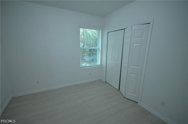 Foto del edificio - 3303 Armstrong Ct