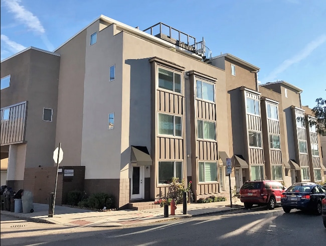 Exterior view - 211 Brown St