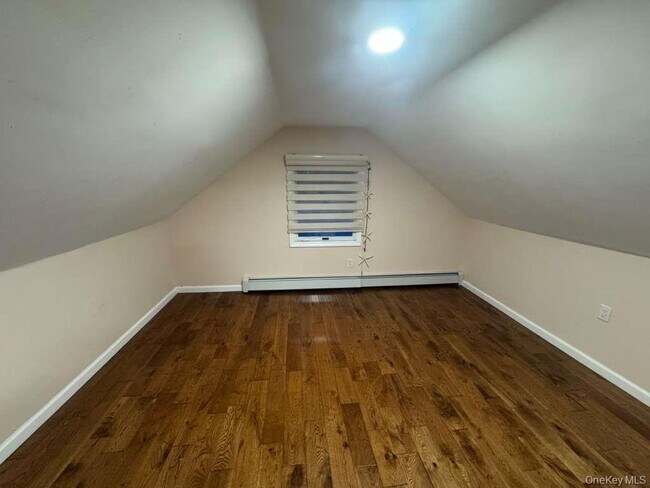 Foto del edificio - 223 Waverly Ave