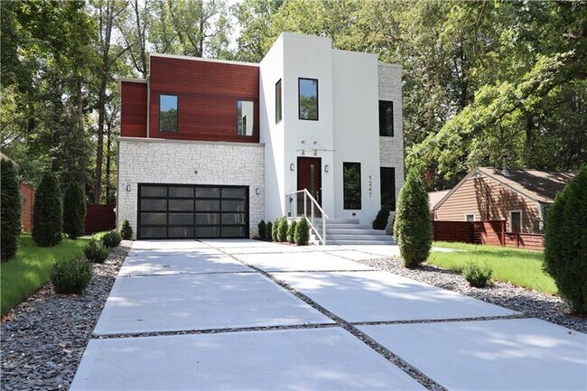 Foto del edificio - 1247 Mayfair Dr NE