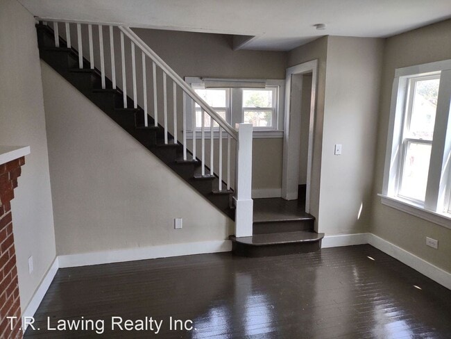 Building Photo - 2 br, 1.5 bath House - 234 Chestnut Street