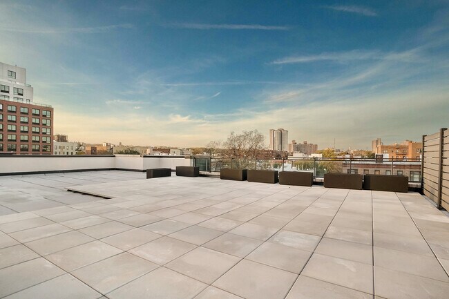 Building Photo - 2155 Caton Ave