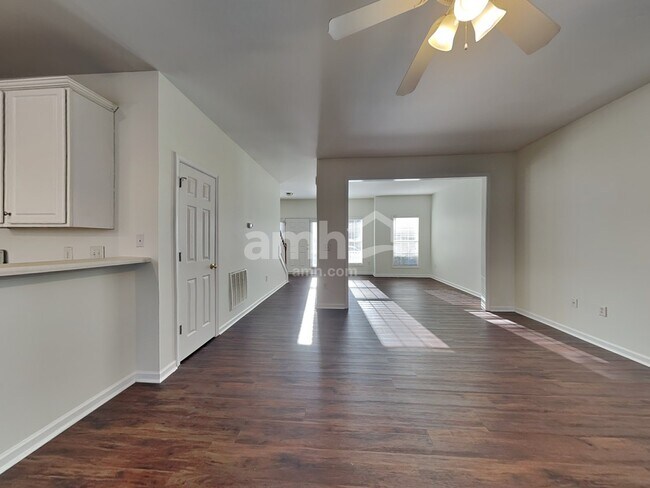 Foto del edificio - 508 Goatsbeard Ct