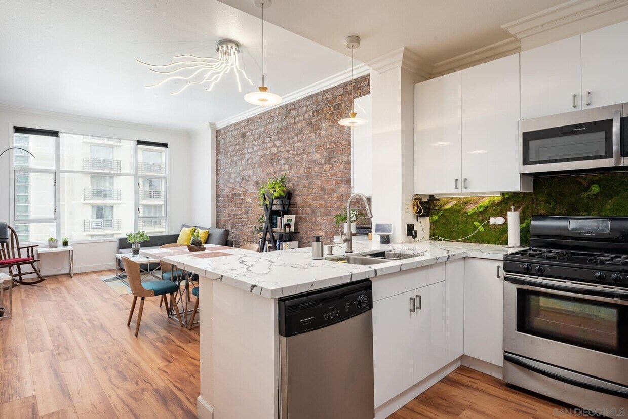 Primary Photo - 530 K St