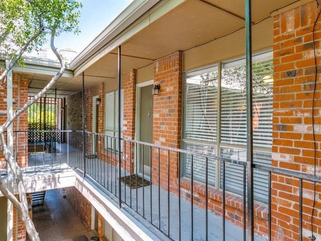 Foto del edificio - 4525 Gilbert Ave