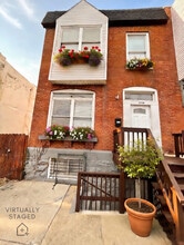 Building Photo - 2950 W Monroe St
