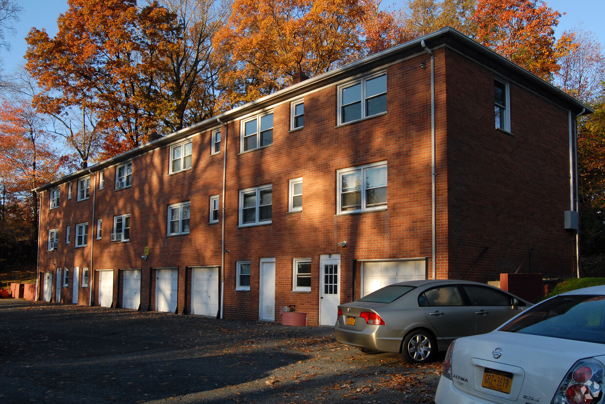 Building Photo - Courtland Garden Apartments