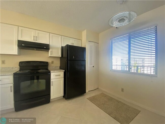 Building Photo - 2221 Cypress Island Dr