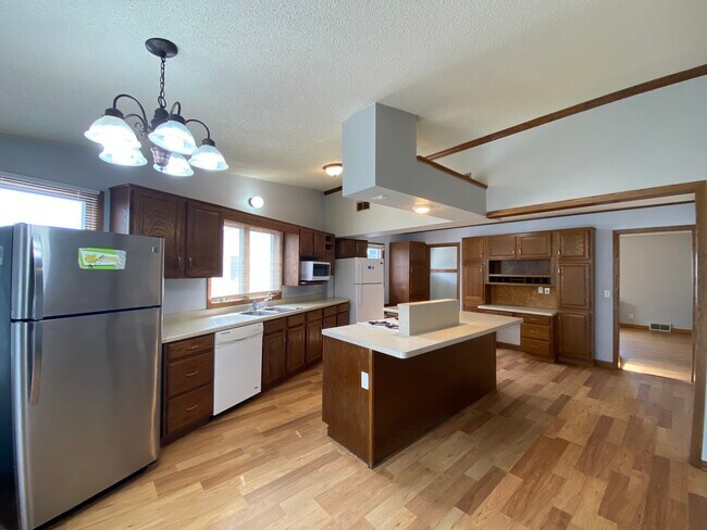 Foto del edificio - 610 6th Ave NW