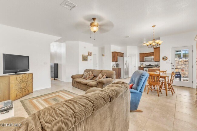 Foto del edificio - 7359 Burntside Ln