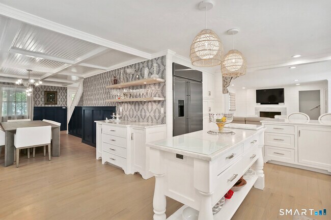 Foto del edificio - 672 Rowland Rd