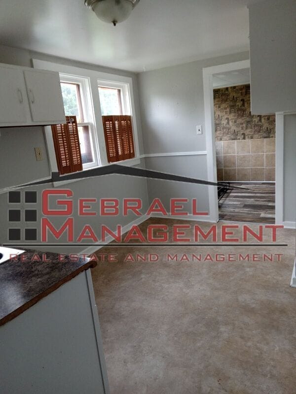 Building Photo - 920 Ames St