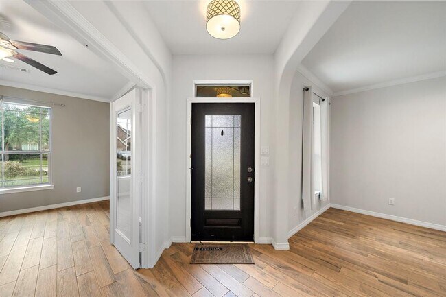 Foto del edificio - 4534 Montcliff Bend Ln