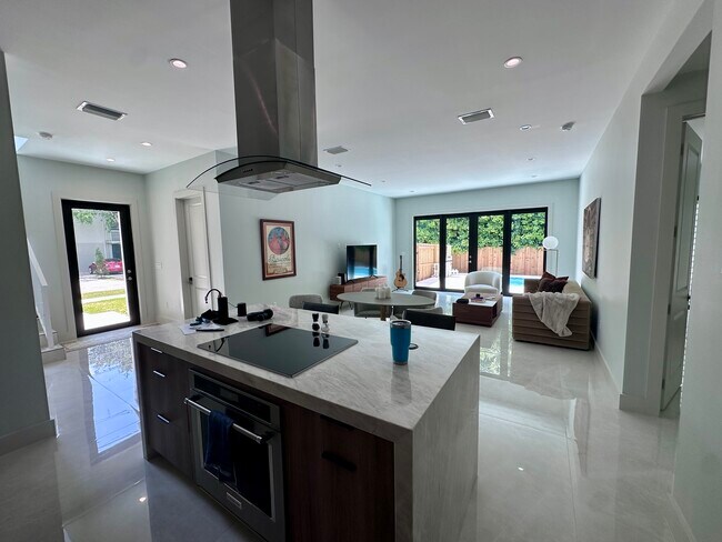 Foto del edificio - 8410 SW 65th Ave