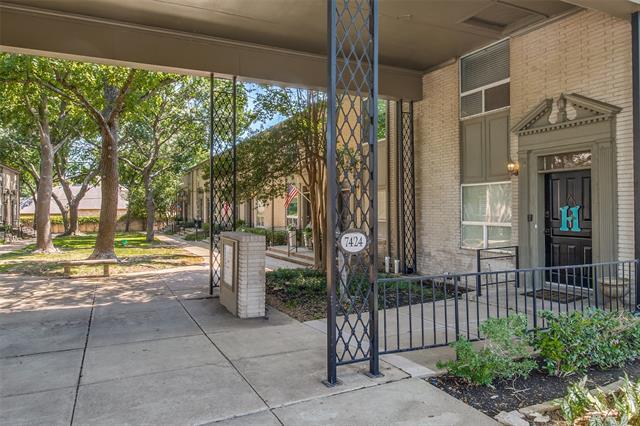 Foto del edificio - 7424 W Northwest Hwy