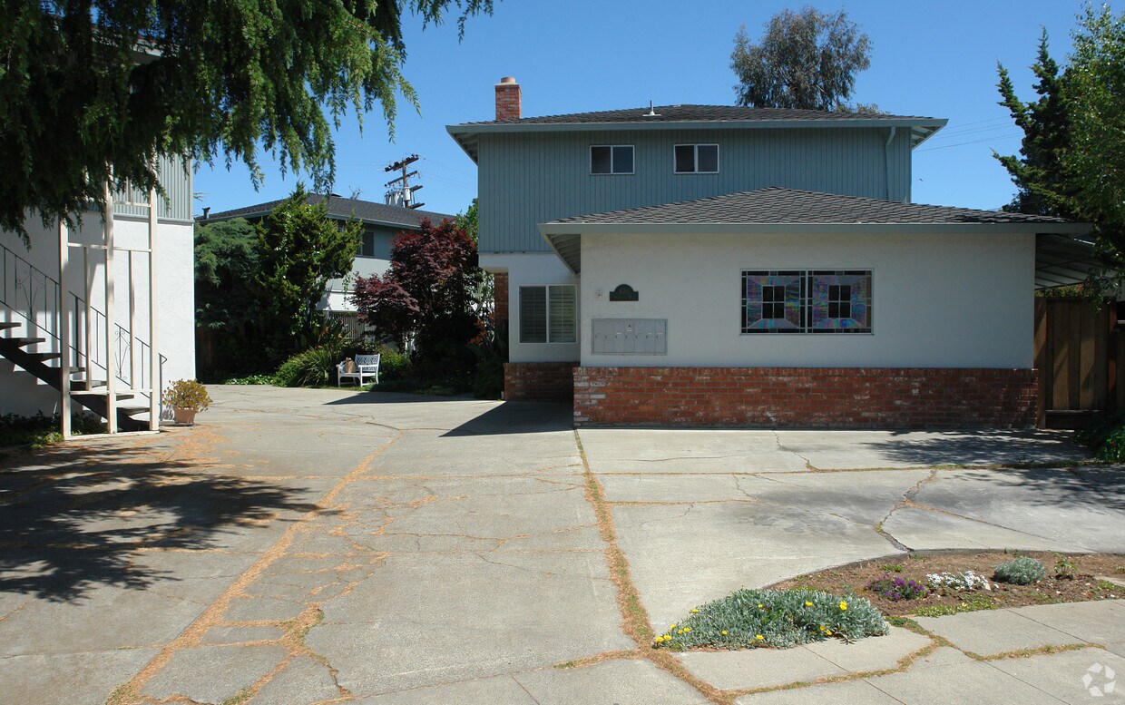 Building Photo - 870 Williams Way