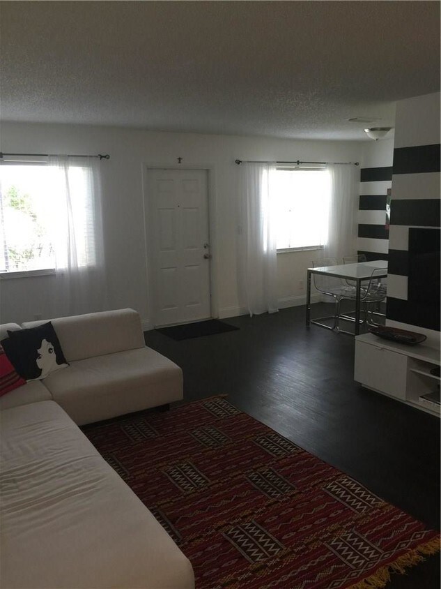 Foto principal - 3719 NW 84th Ave