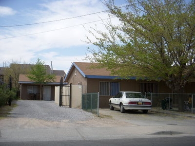 Primary Photo - 1743-1747 Mesquite