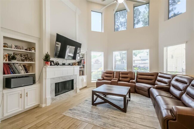 Foto del edificio - 7015 Timber Edge Ln