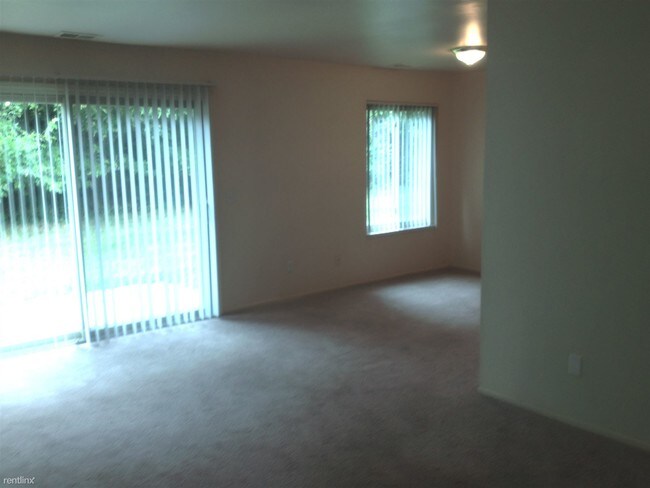 Building Photo - 29090 Tiffany Dr E