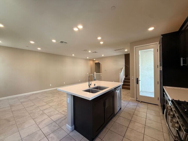 Building Photo - 16755 Coyote Bush Dr