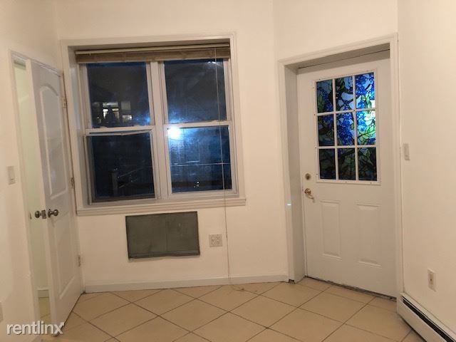 Building Photo - 4 br, 1 bath Apartment - 420 Beverley Rd