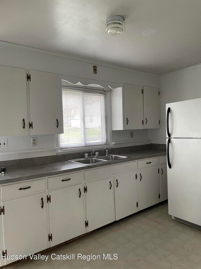 Foto del edificio - 42 Maple Ave