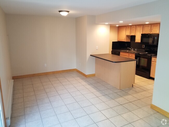 Building Photo - 307 W 31st St