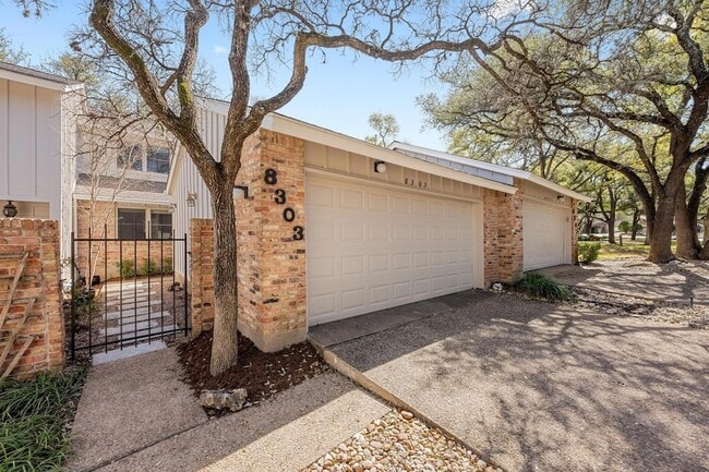 Building Photo - 8303 Summerwood Dr