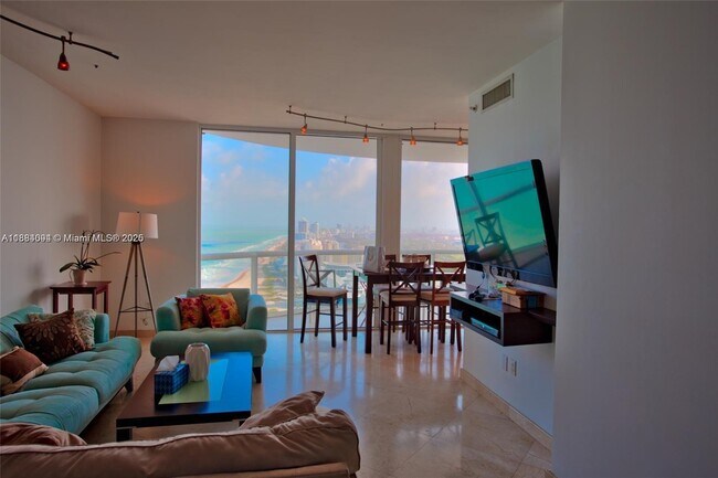 Foto del edificio - 6365 Collins Ave