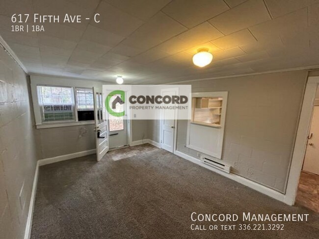 Foto del edificio - 617 Fifth Ave-C