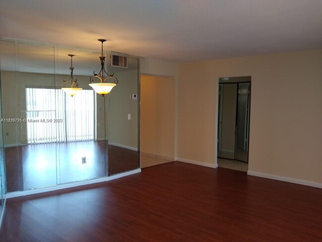 Building Photo - 3948 NE 169th St