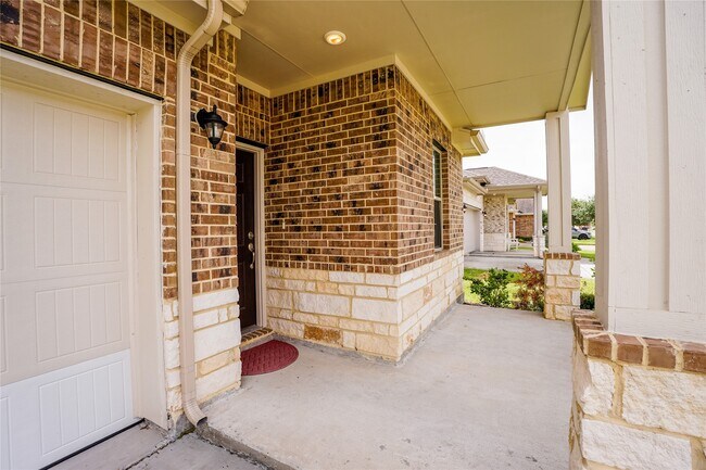 Foto del edificio - 8414 Quiet Bay Dr