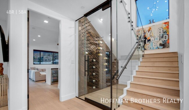 Foto del edificio - 3255 Canyon Lake Dr