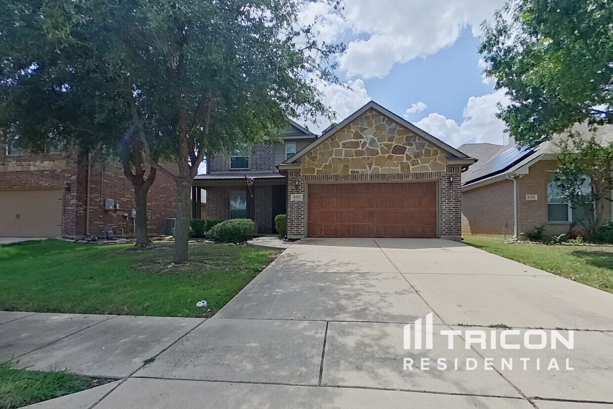 Foto principal - 8757 Royalwood Dr