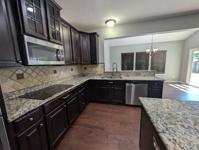Foto del edificio - Stunning 2 Story Home Located in The Settlements at Withrow Downs Community!