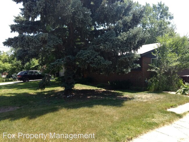 Building Photo - 3 br, 1.5 bath House - 2040 Edgewood Drive