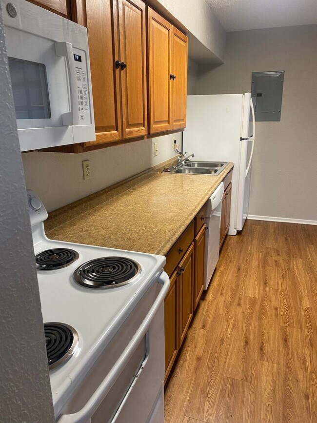 Foto del edificio - 513 S Bowen Rd