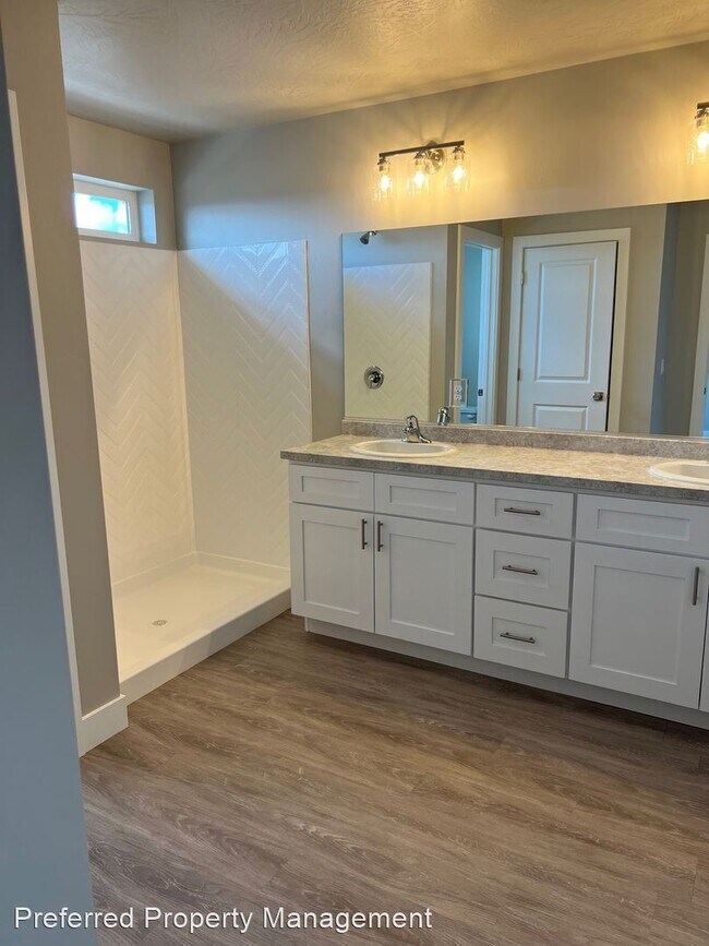 Foto del edificio - 3 br, 2.5 bath House - 3039 N 175 E