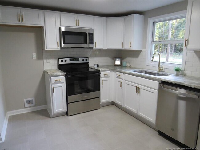 Building Photo - 1613 Halsey Loop