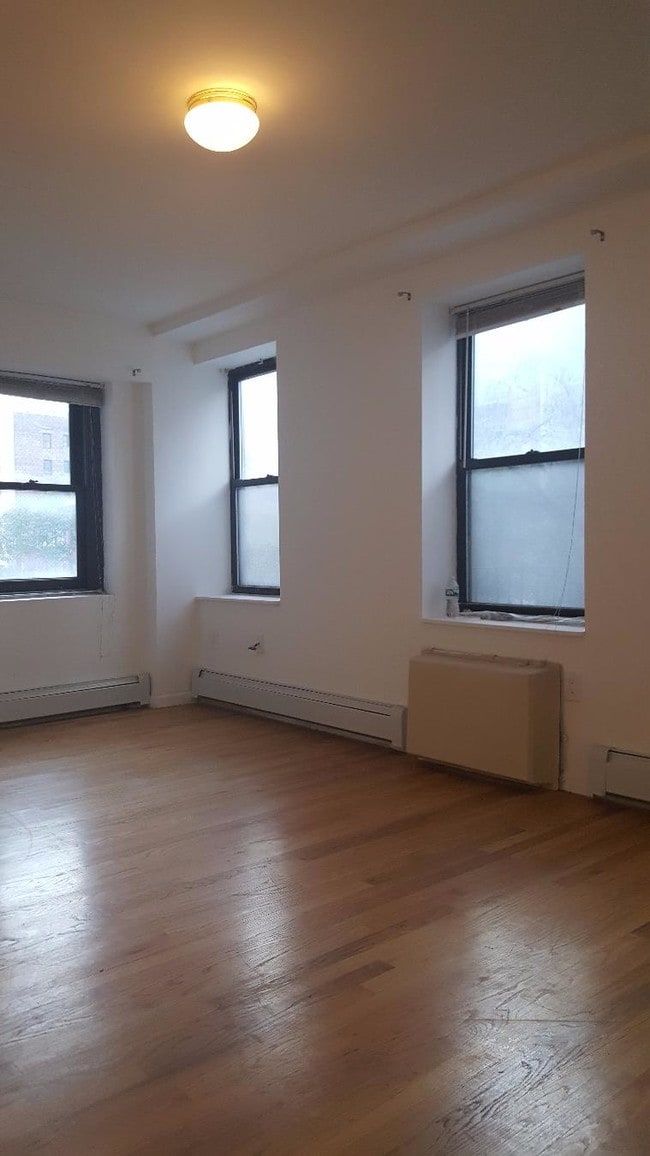 Building Photo - 237 3rd Ave